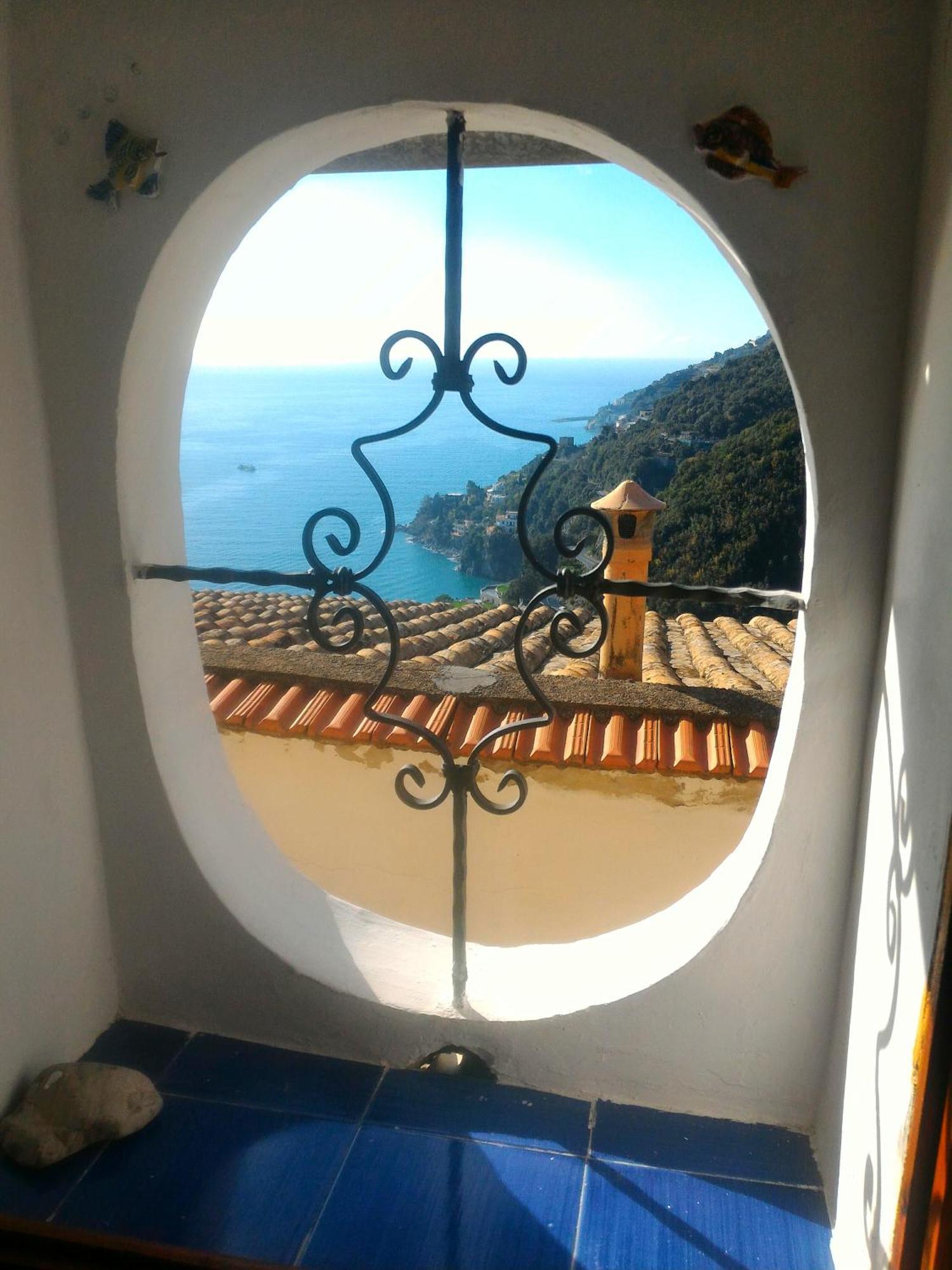 La Terrazza Sul Blu -Vista Mare- Apartment Vietri Bagian luar foto